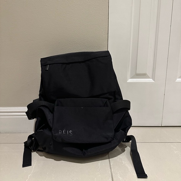 Ultimate diaper bag: fold-out changing station, insulated pockets, & more! - Picture 2 of 3